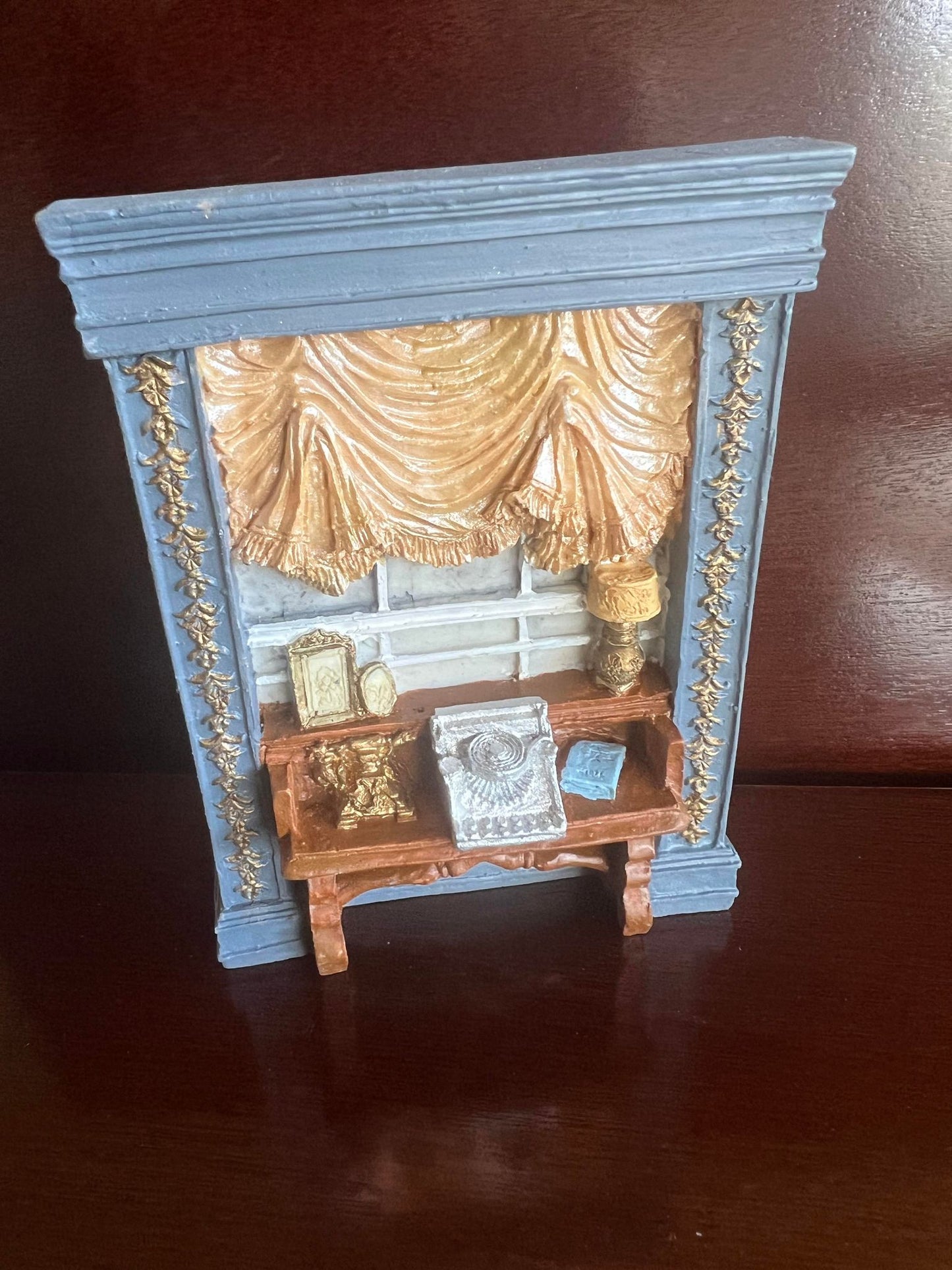 Dolls House Walls