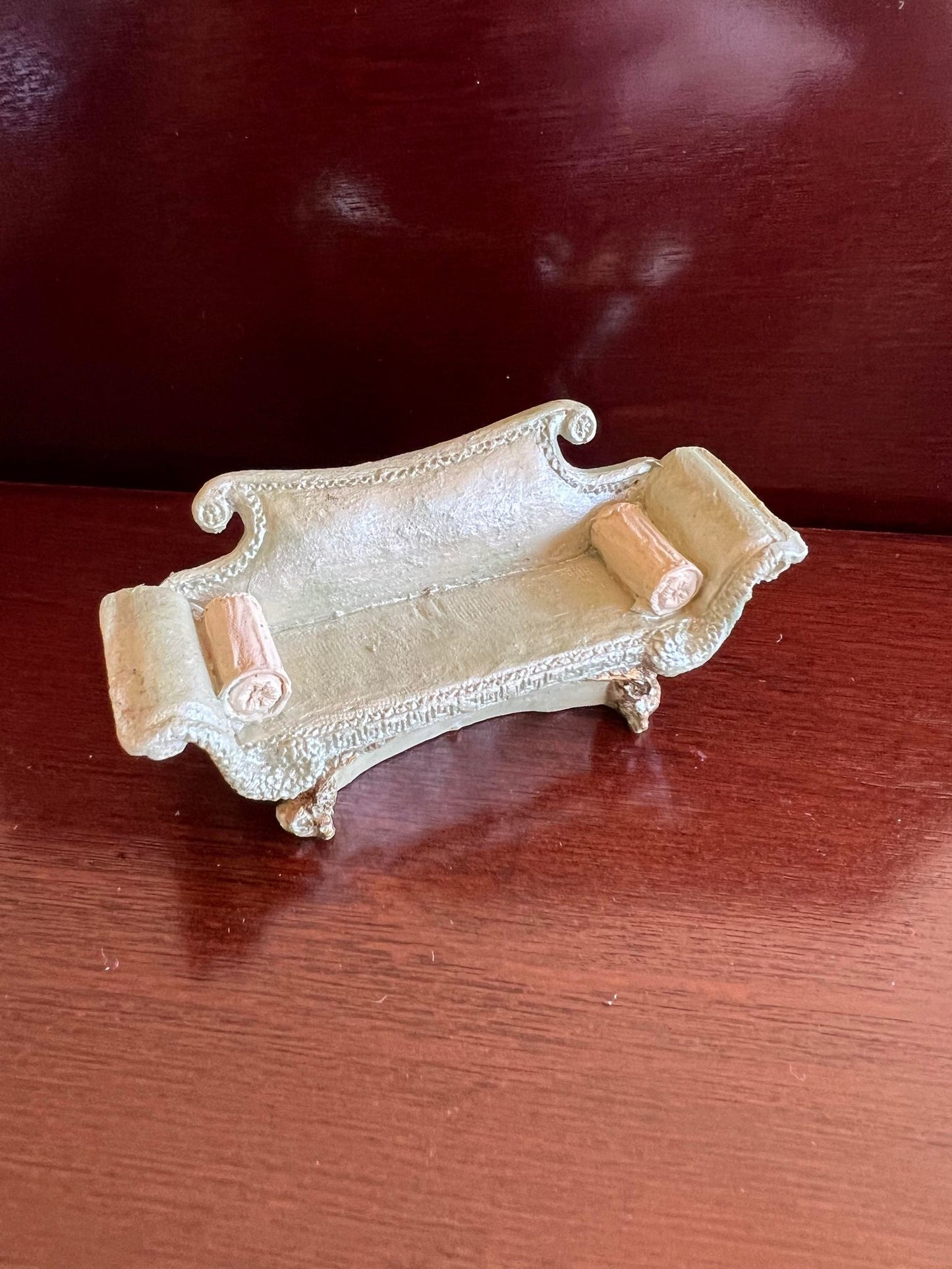 Dolls House Day Bed/Couchs