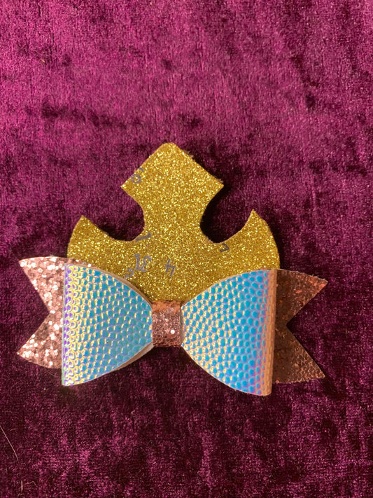 A crown hair clip